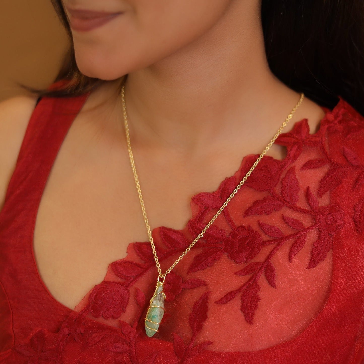 Binded Dyed Stone Neckpiece